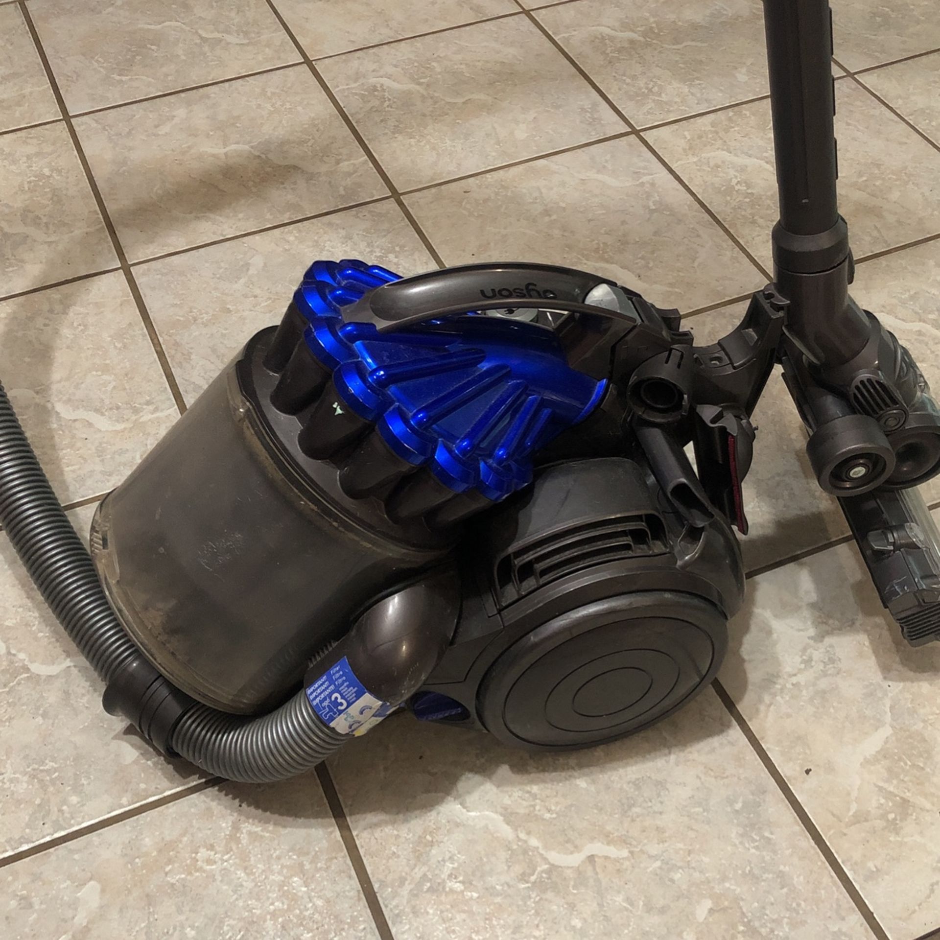 Dyson DC23 Vacuum Cleaner
