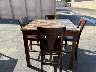 Comedor alto
