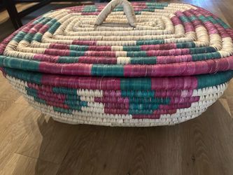 Woven storage basket