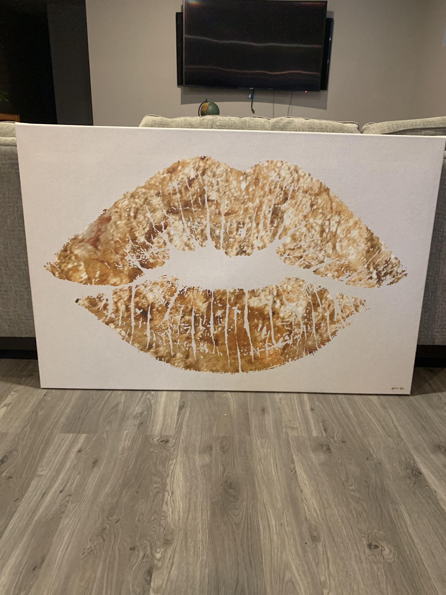 Oliver Gal solid kiss gold art 45” x 30”