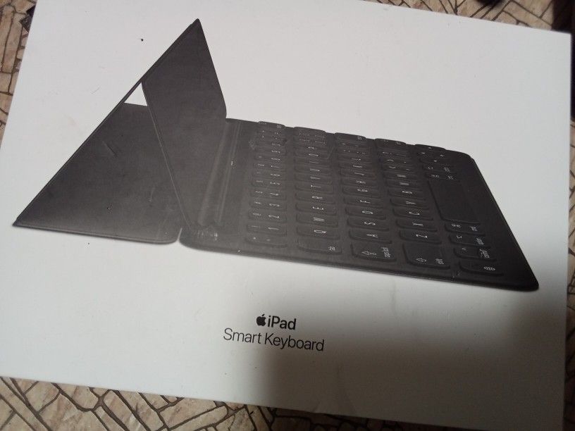 (New) Ipad Smart Keyboard 