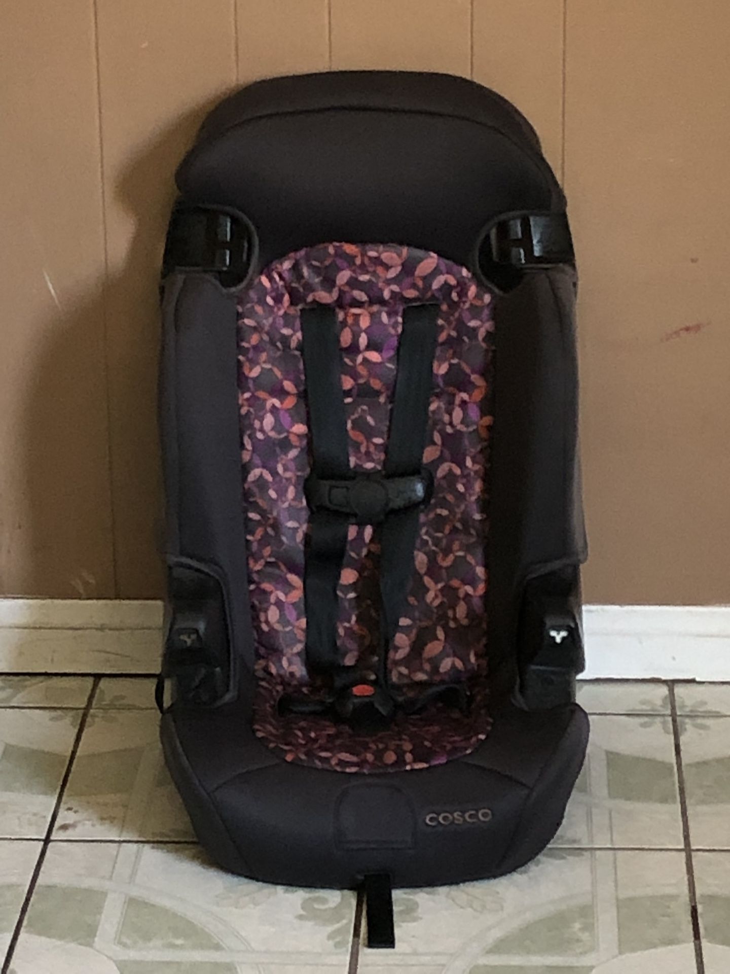 LIKE NEW 2 IN 1 CAR SEAT BOOSTER!!!!