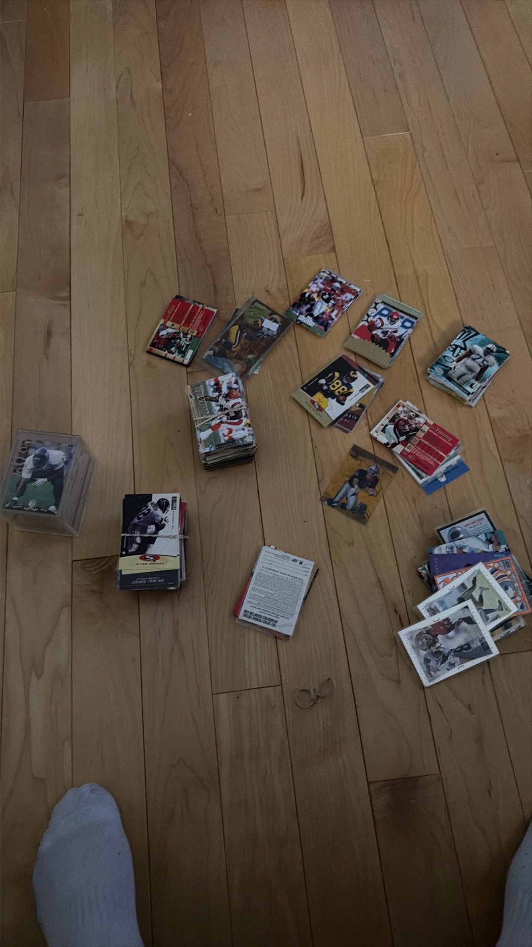 Hundreds of vintage Pro Football, Hockey, and Basketball player cards