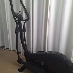 Xterra FS2.5 Elliptical Machine - NEW