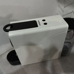 Nespresso Essenza Mini - White