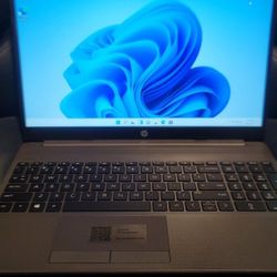 HP G8 255 128GB 8GB RAM WINDOWS 11