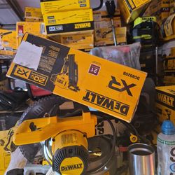 DEWALT
20-Volt 21° Cordless Framing Nailer (Tool-Only STORE PRICE $399