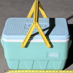 Igloo Retro Picnic Basket Cooler -25QT - Aqua Green Base & Light Blue Lid • Coolers, Ice Box, Retro Ice Chest, Picnic Basket Style Coolers, Basket Sty