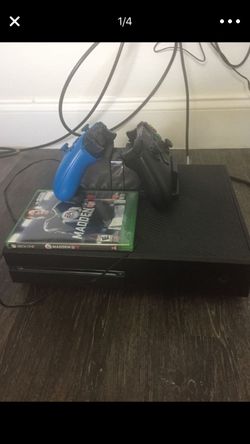 1T Xbox one with 2 controllers charging station and more