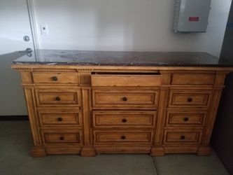Dresser