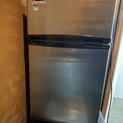 3.1 Cu Ft Mini fridge 