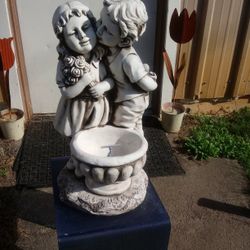 Brand new designers boy Kissing Girl Very Detailed High quality 