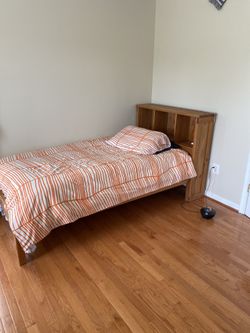 Cargo Furniture Tween Bed With Mattes