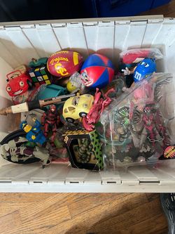 Mixed Lot of Vintage Toys and Figures