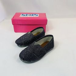 Brand New Toddler Girls Gray Glitter Flats - Size 5