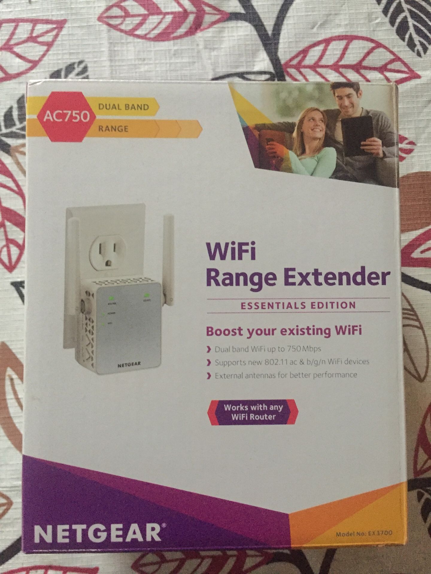 NETGEAR WiFi Range Extender AC750 Dual Band WiFi coverage up to 750Mbps (EX3700)