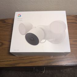 Google Nest Cam With Floodlight ( New)
