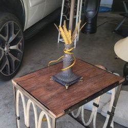 Nice Table With Lamp