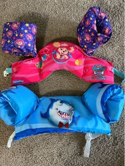 Life vest/ swimming jackets