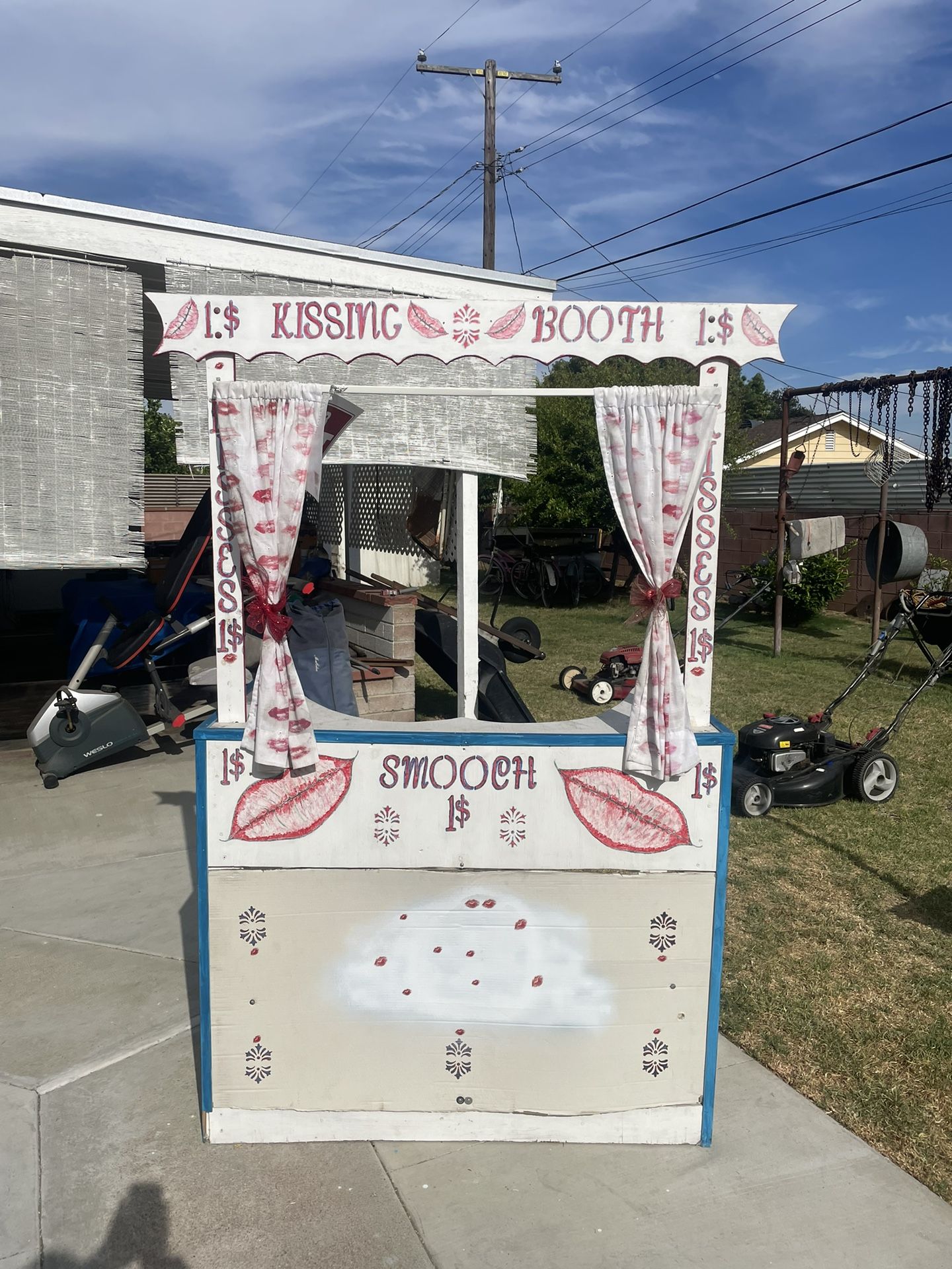 Kissing Booth
