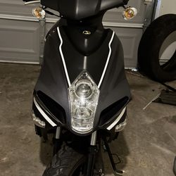 150cc Benelli Scorch Moped