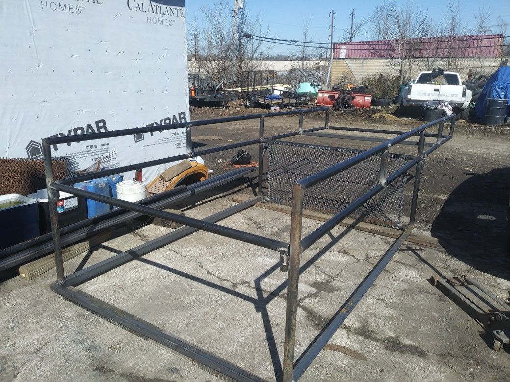 Fabrico porta escaleras para troka y venes de trabajos