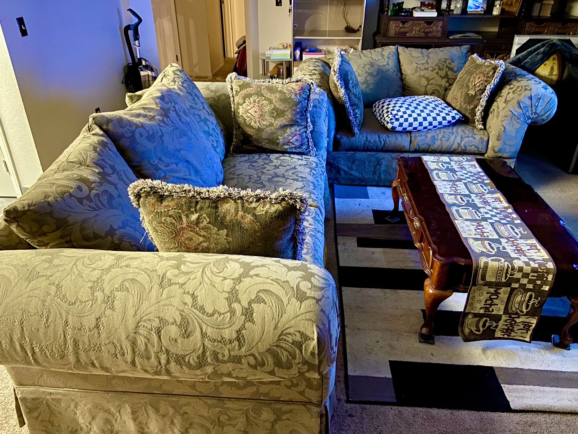 5 Items, everything Couch love seat, Recliner Chair, Center Table & all Pillows