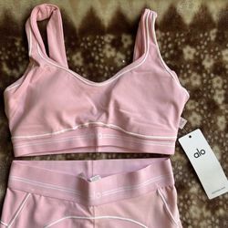 Alo Yoga 2-Piece Sports Bra/Leggings Set (Pink)