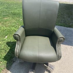 High-Back Global Upholstery Swivel Chair