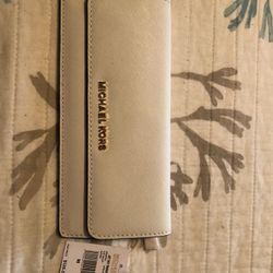 Michael Kors White Wallet