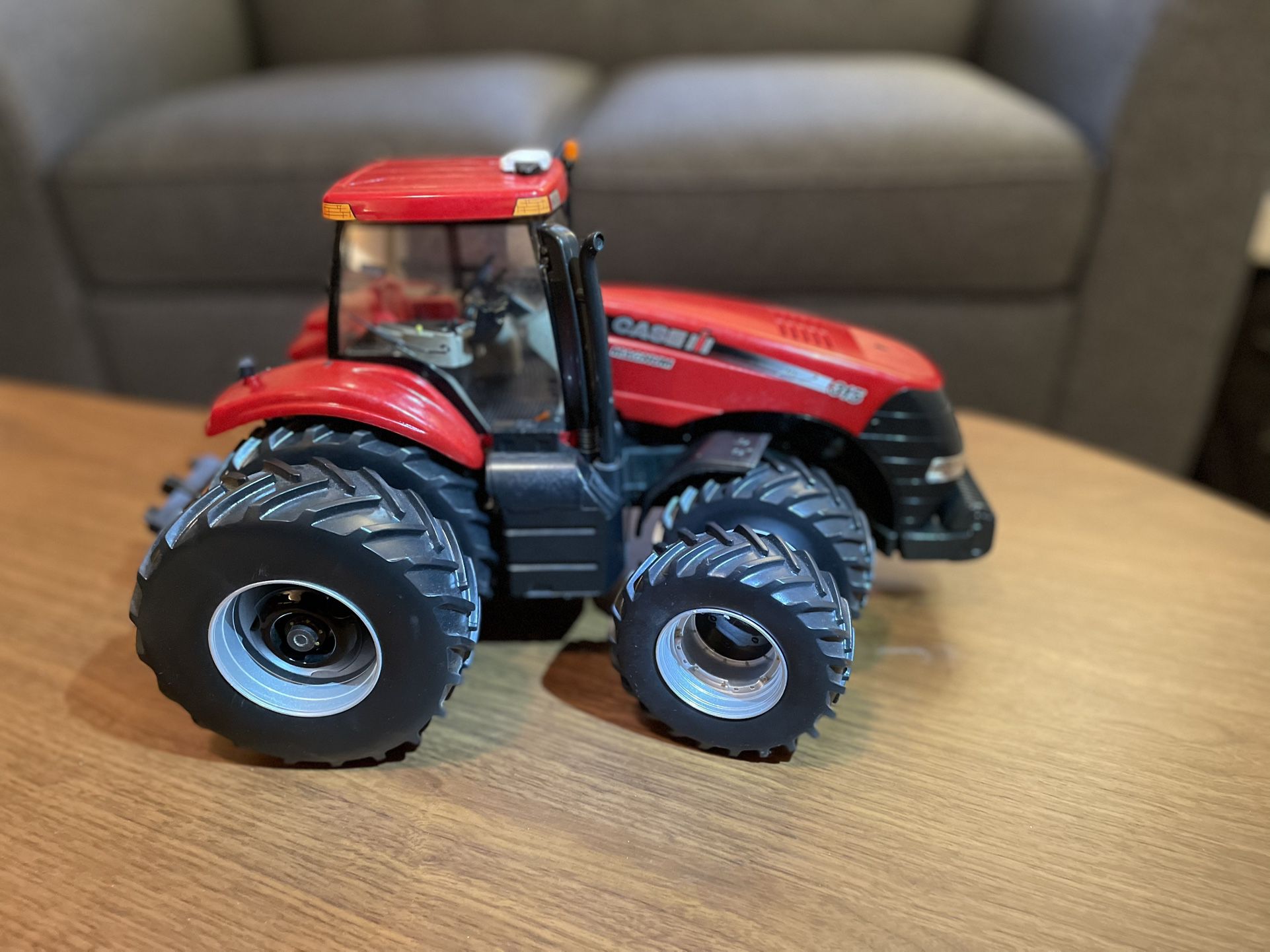 1/16 Case IH AFS 315 Tractor