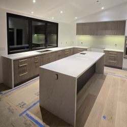 Countertop Installation & Slab Fabrication 