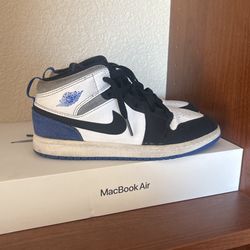 Jordan 1 Mid