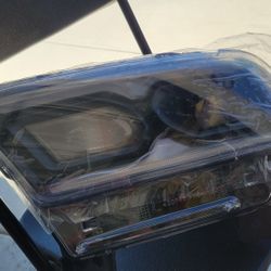 21-23 DODGE DURANGO LEFT HEADLIGHT