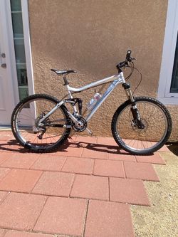 TREK Fuel EX 8