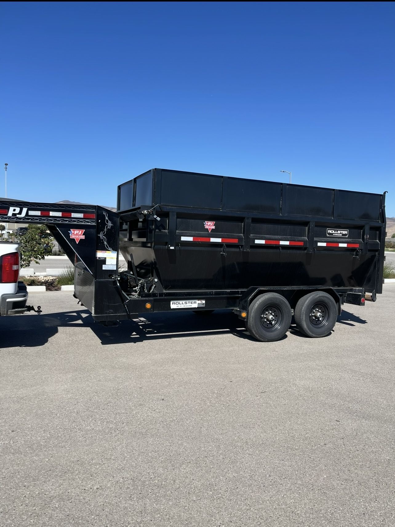 2022 PJ Gooseneck Roll Off Trailer