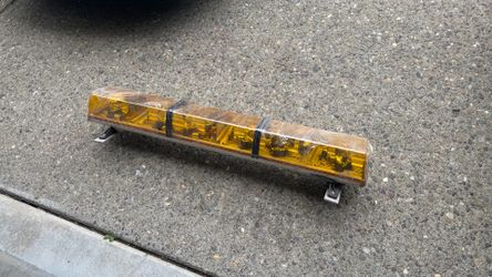 Whelen VAL-O-BAR Low Profile Amber Rotating Light Bar – Works! – Model VB647