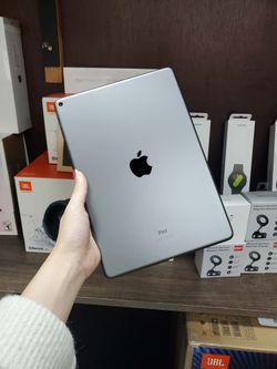 iPad 8th Gen 10.2" (WiFi) 128GB Good Space Gray Used - New Battery