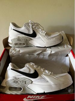 Nike Women’s Air Max Excee shoes o