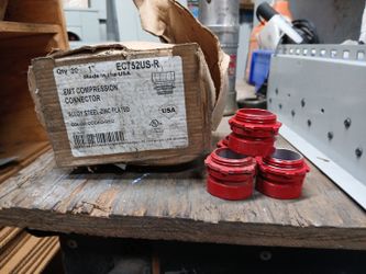 1"EMT COMPRESSION CONNECTOR (RED)