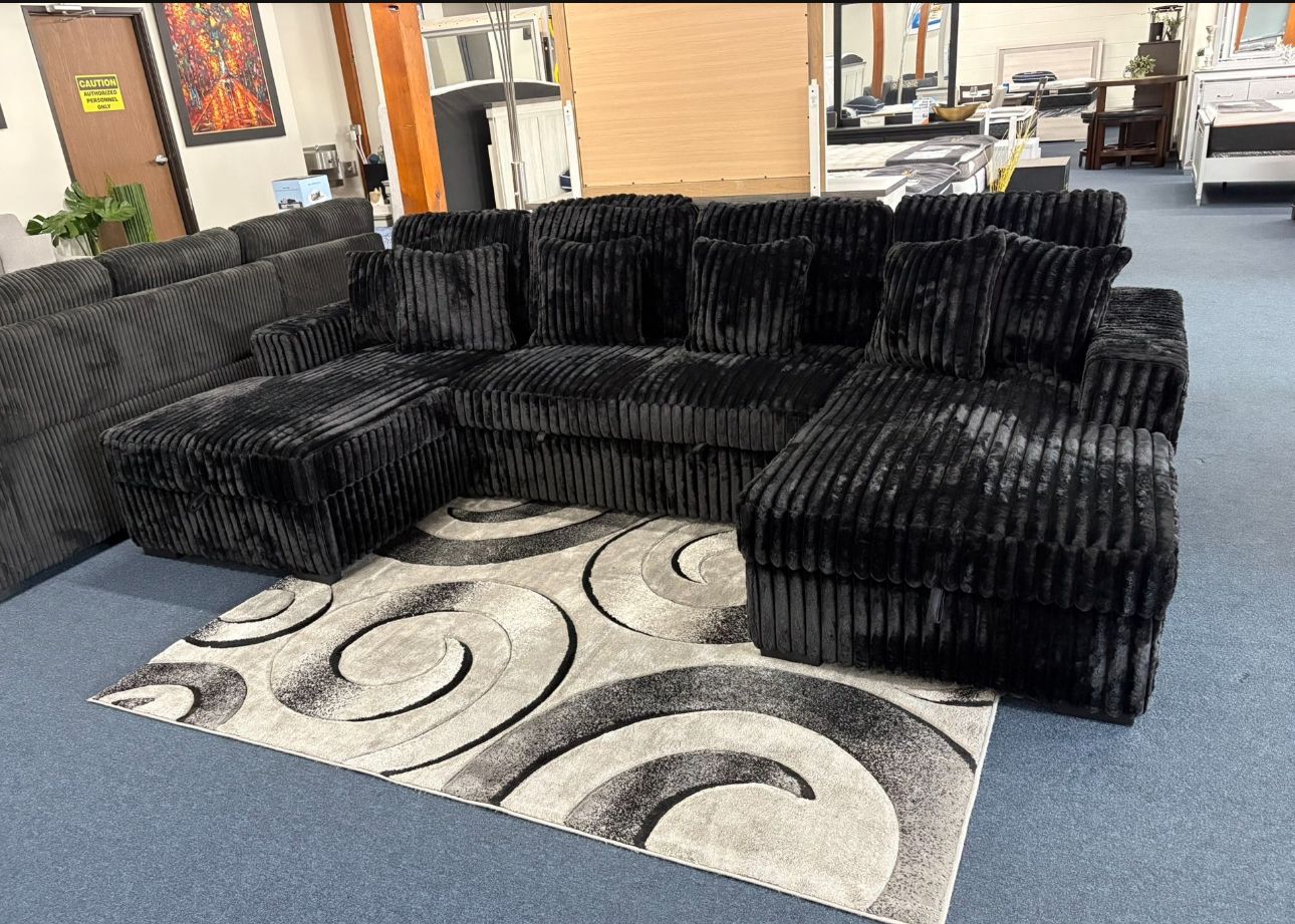 Black sectional sleeper w/ usb ports