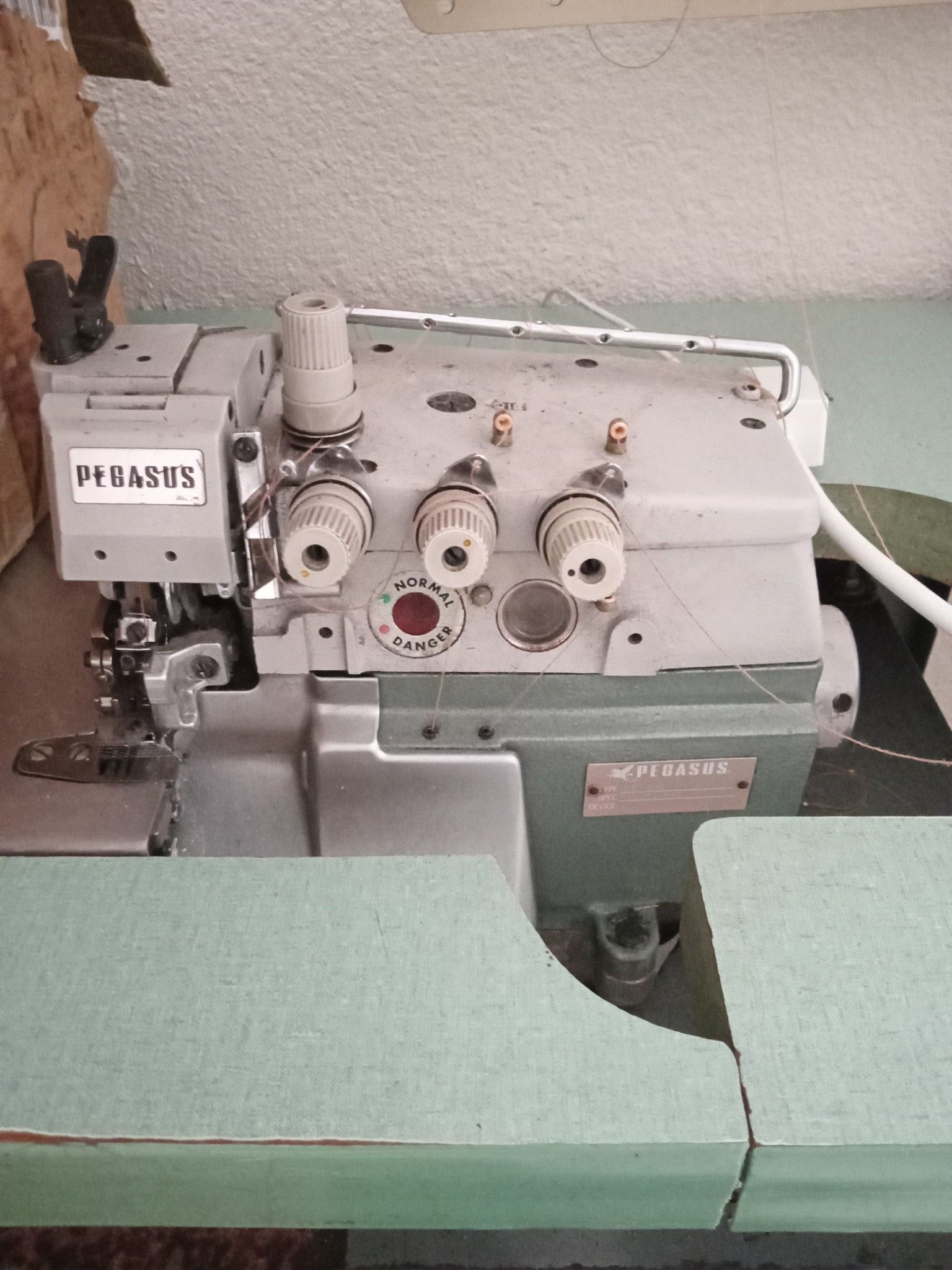 Pegasus Ovelock 5 Threads Sewing Machine
