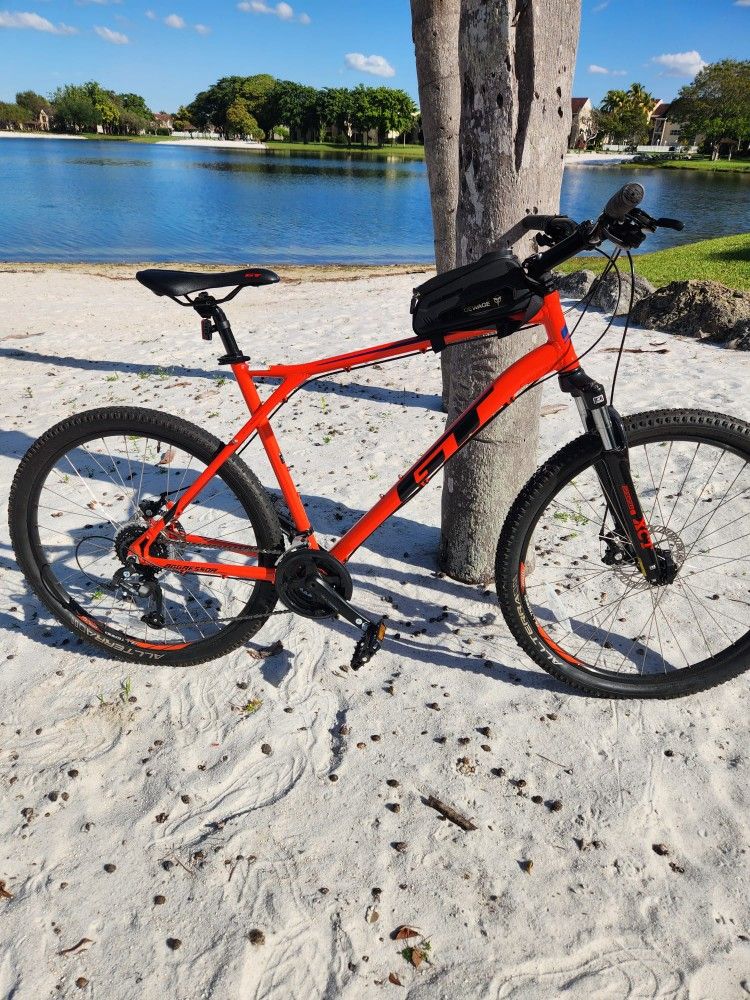 GT Adult Aggressor Pro Mountain