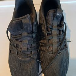Tennis shoes puma
