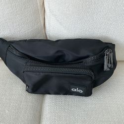 alo yoga athletic fanny pack/crossbody bag