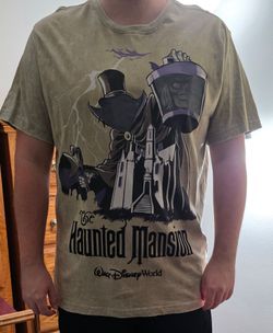 Walt Disney World Haunted Mansion Hatbox Ghost Shirt
