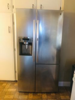 Handyman Special! stainless kenmore fridge freezer