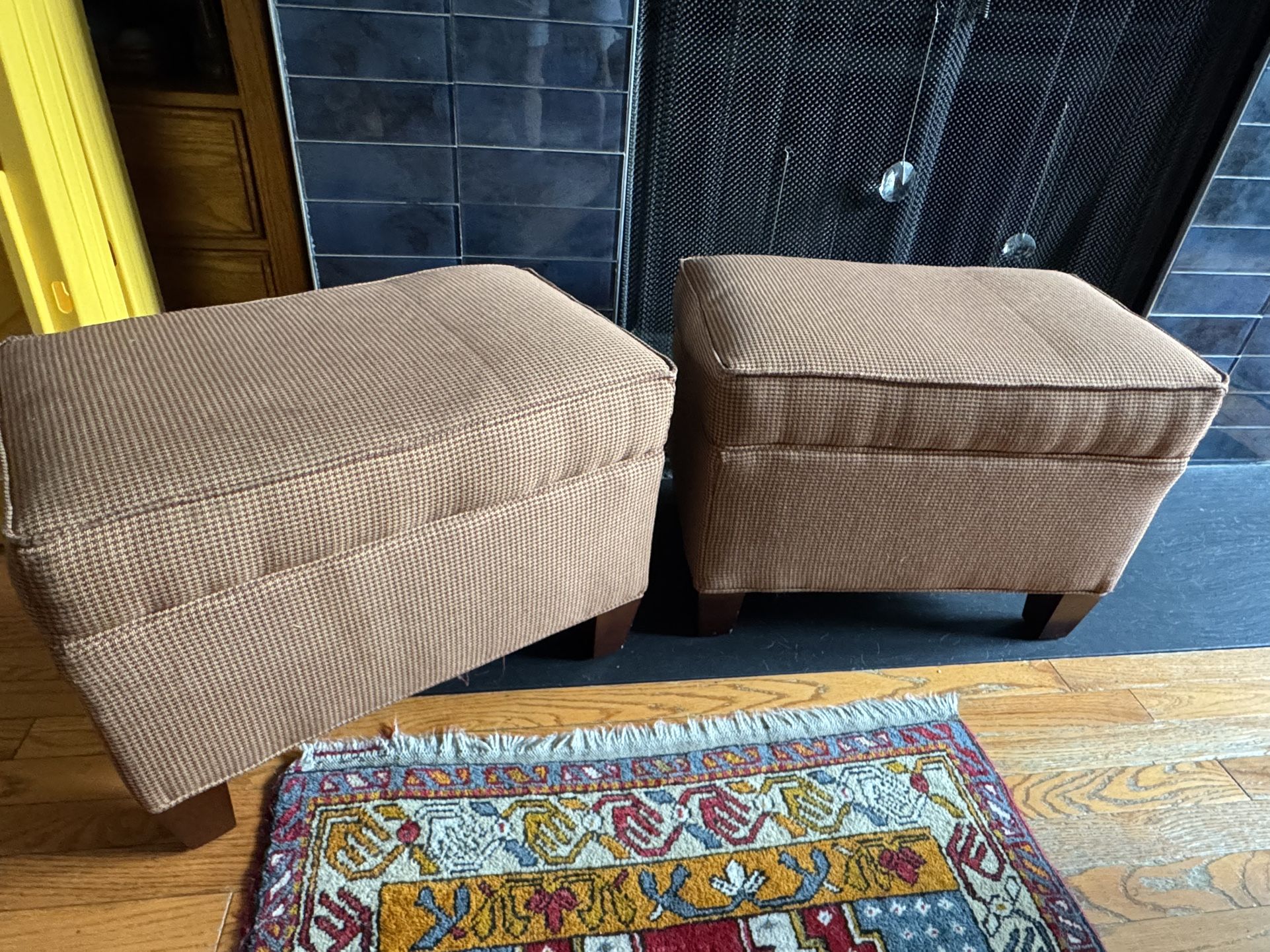 2 Ottomans