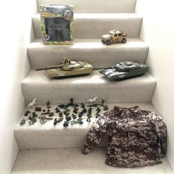 New 34 Piece Army Base, Two Special Force Tanks With Lights & Sounds, Truck, Soldiers & Dress-Up top ($40 For All)