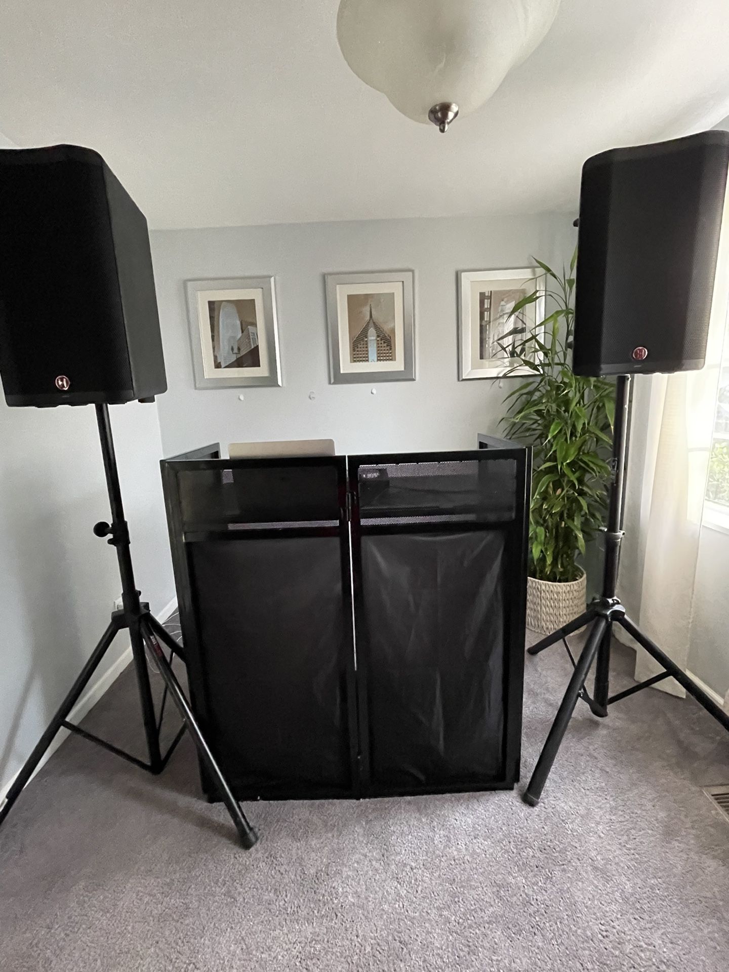 12” Harbinger V2312 Powered Speakers for Sale in Tinley Park, IL OfferUp